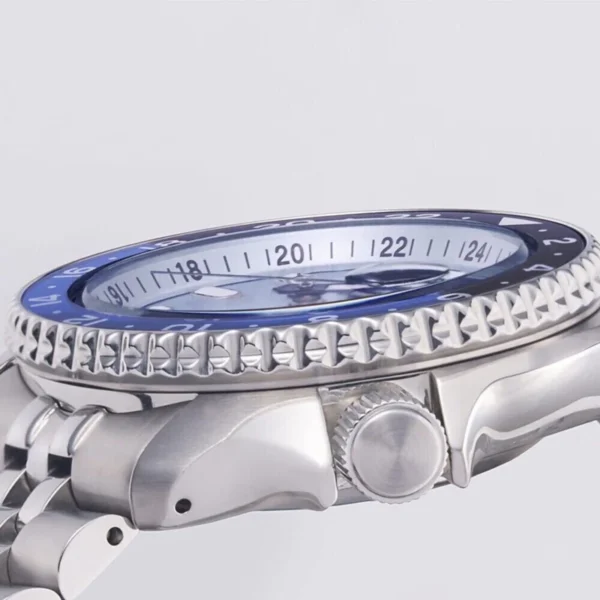 Seiko 5 Sports GMT SSK029K1 - Ice Blue – Image 3